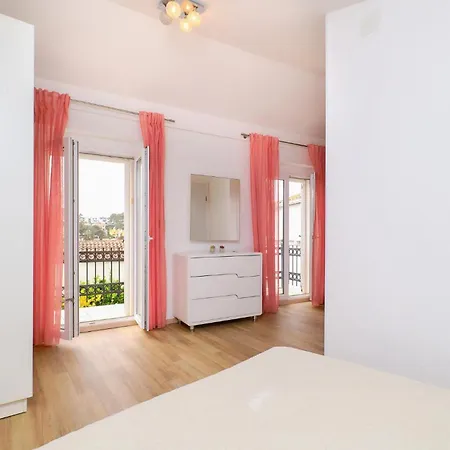 1 Bedroom Lovely In
