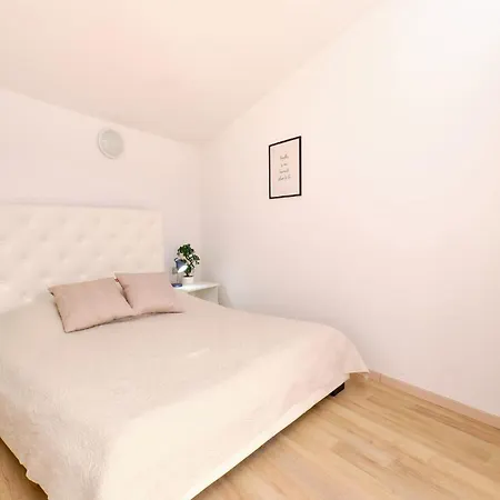 1 Bedroom Lovely In 펜션